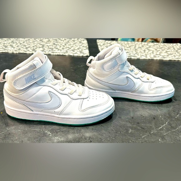 Nike Kids Court Borough Mid Shoes - Picture 1 of 7